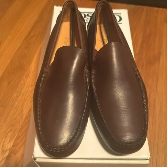 Lands End Direct Leather size 9 Dark Brown Driving Moc Loafer Alden 9694F | Buy Alden 9694F Penny Loafer in Dark Brown  main image 4